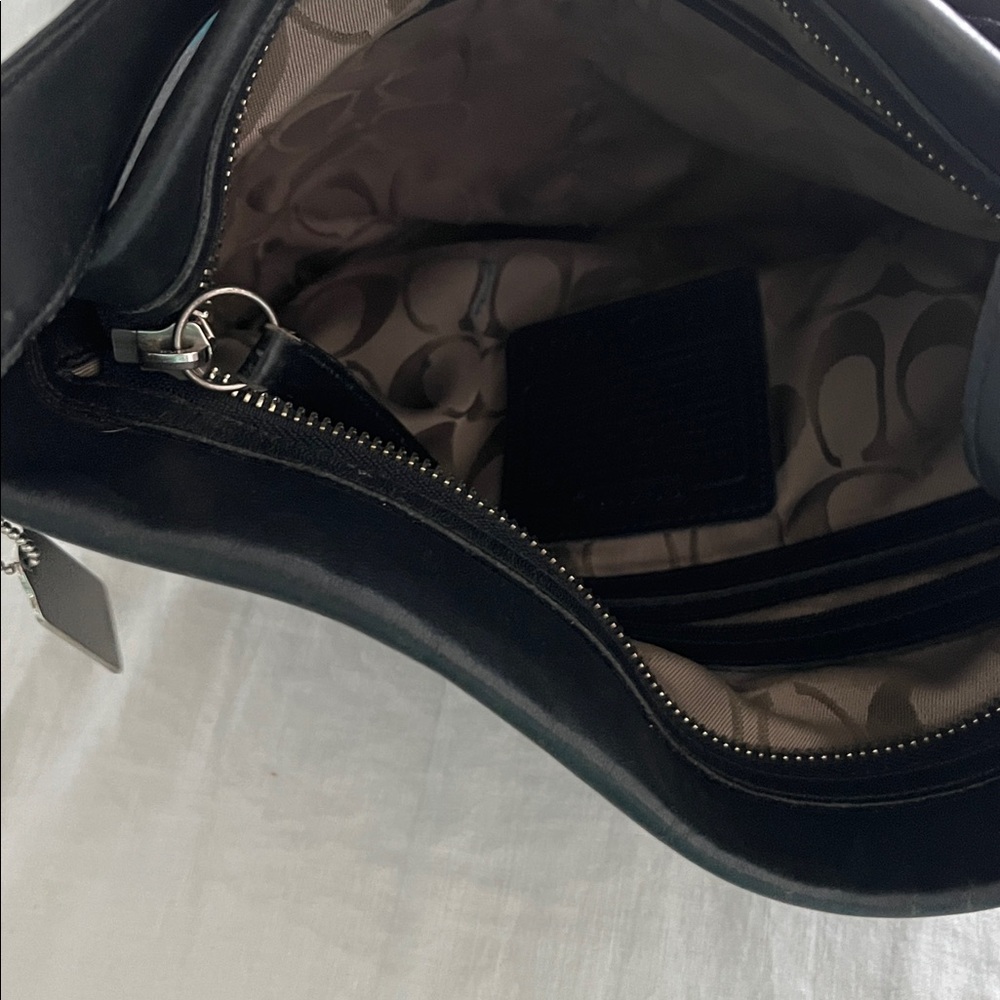 Authentic COACH #9186 Legacy Soho Bucket Bag Black Leather Duffle Shoulder Bag - Picture 4 of 7